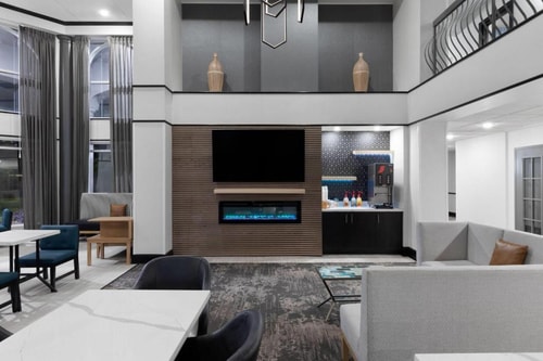 King Room Near BE Staffing Solutions HOU 6 Luxury Bookings