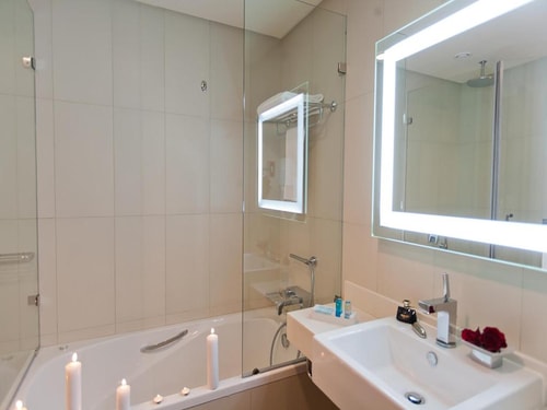 Standard Room Near Rabdan Bawabat Park 4 Luxury Bookings