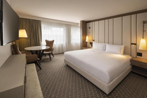 Deluxe King Room Near Main Street Garden Park DAL Luxury Bookings
