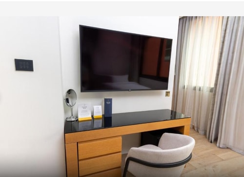 Deluxe King Or Twin Room On Dubai World Islands 3 Luxury Bookings