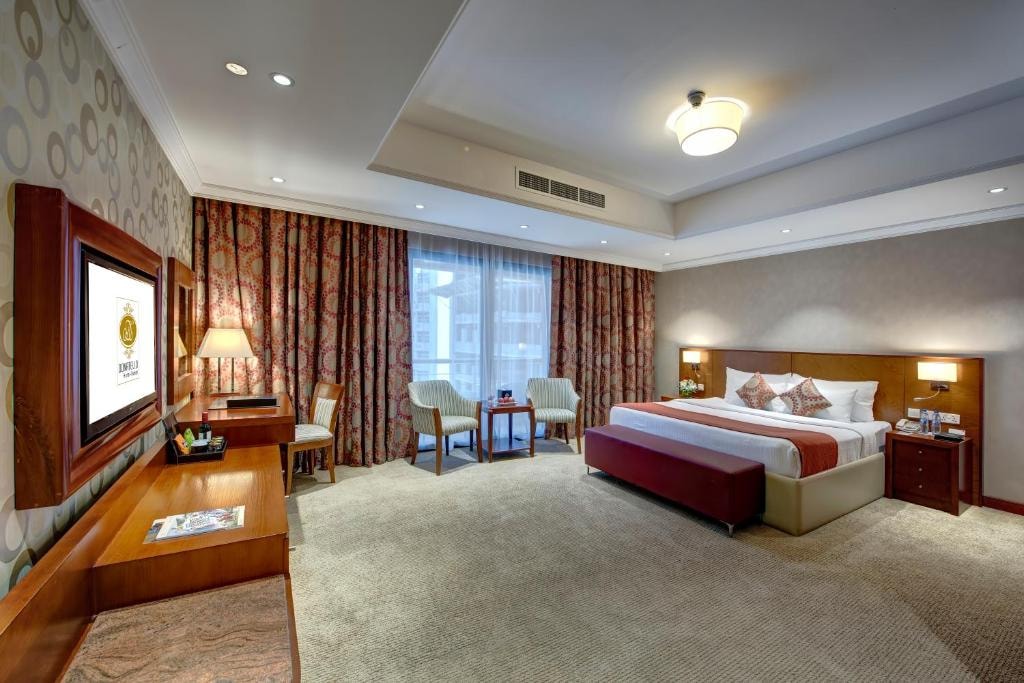 Deluxe Room Near Mall Of Emirates Pets are Allowed Luxury Bookings