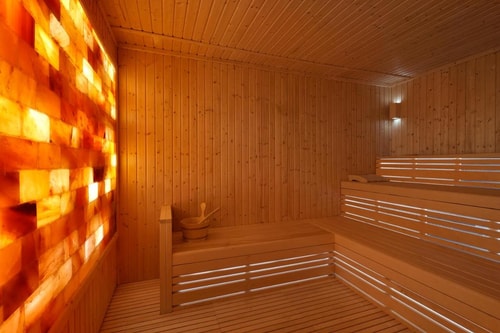 Superior Room Near Sharjah City Center 9 Luxury Bookings