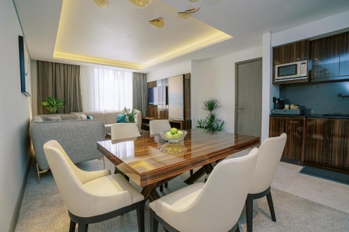 2 Bedroom Suite Pet Allowed Near Dubai Creek Plaza 3 Luxury Bookings