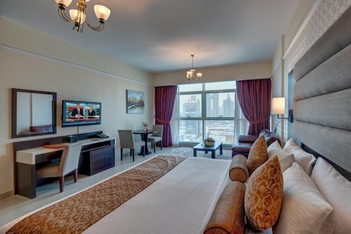 Deluxe King Room Walk from DIFC Metro Station 2 Luxury Bookings