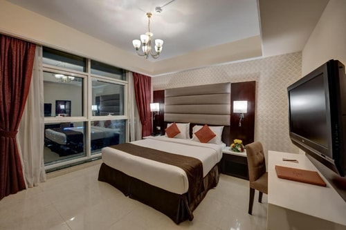 Deluxe King Room Walk from DIFC Metro Station 1 Luxury Bookings