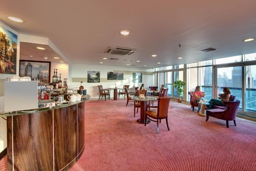 Deluxe King Room Walk from DIFC Metro Station 7 Luxury Bookings