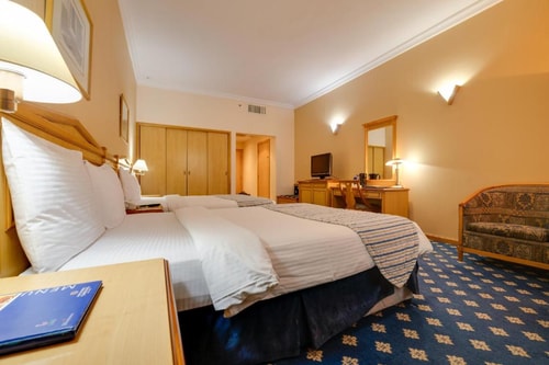 Standard Room Near LULU Express 4 Luxury Bookings