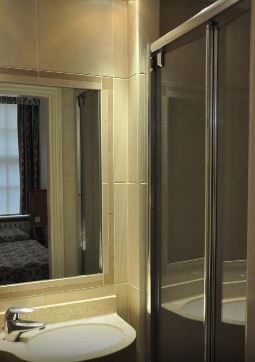 Double Or Twin Room Near Telefonzelle LON 5 Luxury Bookings