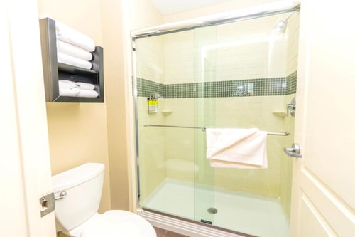 Queen Studio Suite Near Thorne Stadium HOU 5 Luxury Bookings