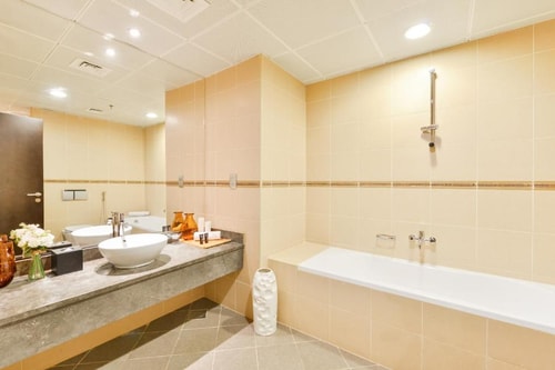 Standard 2 Bedroom Apartment Near WTC Metro 18 Luxury Bookings