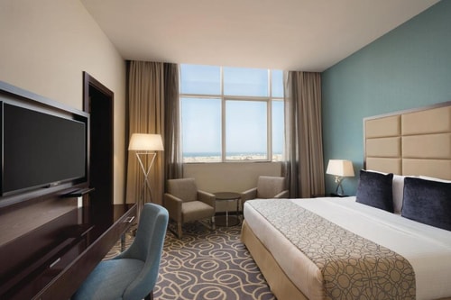 Deluxe Room With City View Near Abu Dhabi Corniche 5 Luxury Bookings