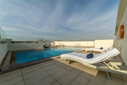 Studio Apartment Near Al Jaddaf Metro Ak 12 Luxury Bookings