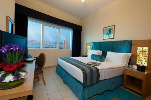 Three Bedroom Apartment near Mina Seyahi Beach 2 Luxury Bookings