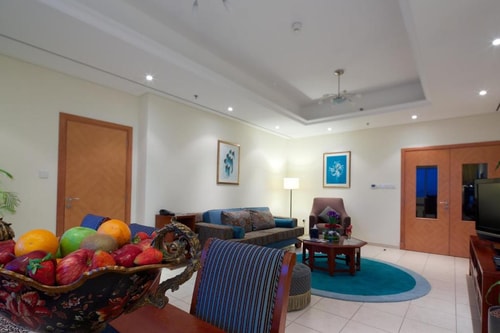 Three Bedroom Apartment near Mina Seyahi Beach 8 Luxury Bookings