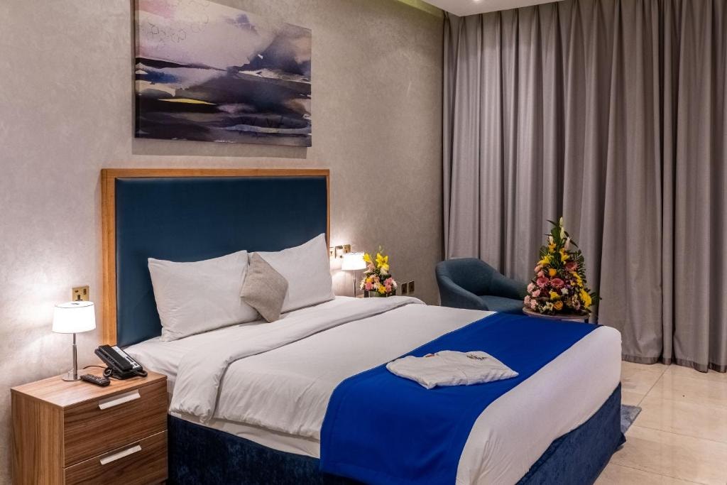 Studio Creek View Apartment near Al Jaddaf Metro Luxury Bookings