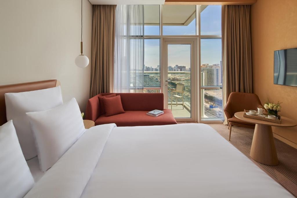 Superior Room In Jvt near Triangle supermarket. Luxury Bookings