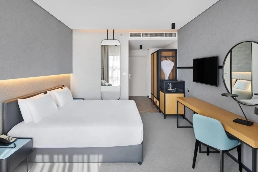 King Room Near China Civil Engineering Dubai Luxury Bookings