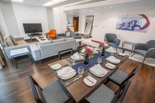 Three Bedroom Apartment Near Business Bay Metro 6 Luxury Bookings