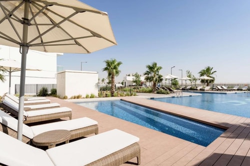 One Bedroom Suite Near Golf City 12 Luxury Bookings