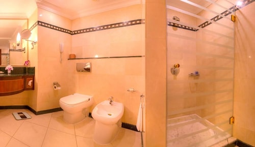 Executive Suite near Capital park 5 Luxury Bookings