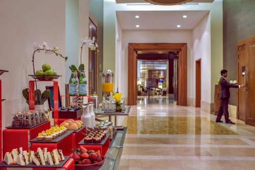 Classic King Room Near The Walk Shopping Mall 23 Luxury Bookings