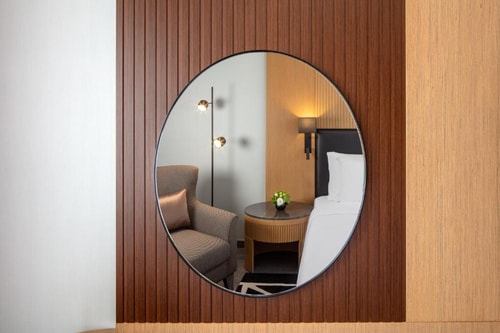Deluxe Room Near Safeer Tower By Luxury Bookings 7 Luxury Bookings