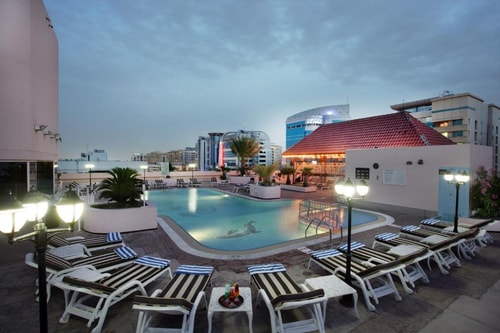 Deluxe Room Near Madina Super Market 16 Luxury Bookings