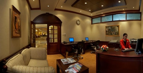 Deluxe Room Near Madina Super Market 18 Luxury Bookings