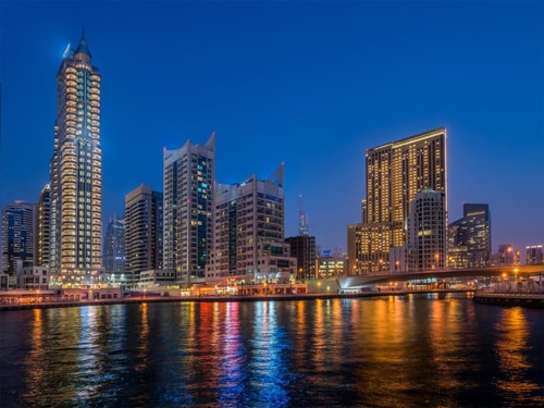One Bedroom Apartment Walk to Dubai Marina Mall 13 Luxury Bookings