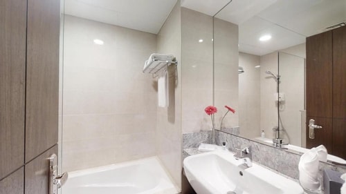 Studio Creek View Apartment near Al Jaddaf Metro 13 Luxury Bookings