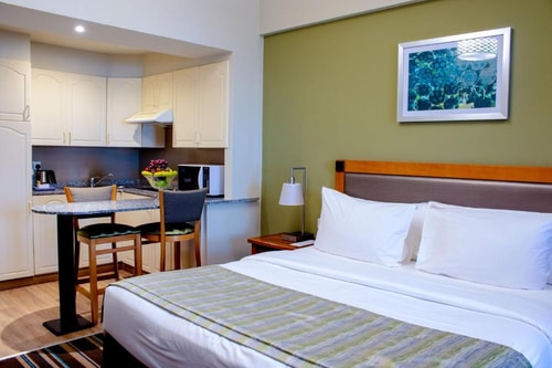 Furnished Studio Apartment Walk from Metro Station 0 Luxury Bookings