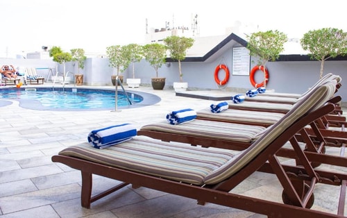 Furnished Studio Apartment Walk from Metro Station 9 Luxury Bookings