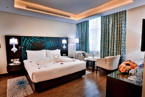 Superior Room Near Mall Of Emirates 2 Luxury Bookings