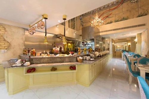 Deluxe King Room near Habib Bank Baniyas 14 Luxury Bookings