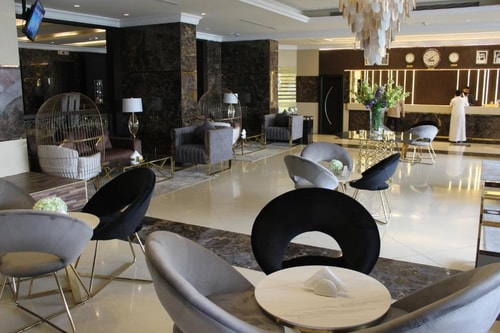 Deluxe King Room near Habib Bank Baniyas 15 Luxury Bookings