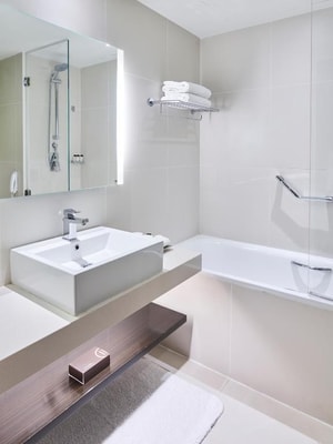 Superior King or Twin Room Near Deira City Center 3 Luxury Bookings