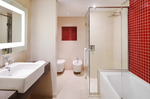 Superior Room Near Mashreq Metro Station 3 Luxury Bookings
