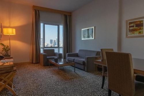 Executive Suite Near Al Majaz Island Sharjah 4 Luxury Bookings