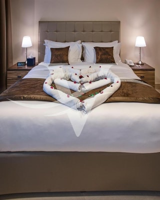 Two Bedroom Apartment Near Ely Café 1 Luxury Bookings