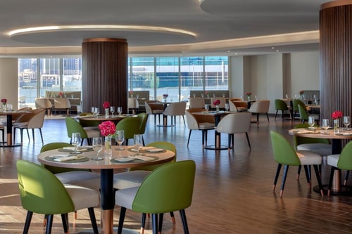 Three Bedroom Apartment Near Mina Seyahi Beach 17 Luxury Bookings