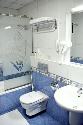 One Bedroom apartment Near NMC Sociality Hospital 4 Luxury Bookings