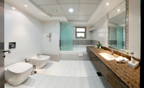 Three Bedroom Apartment Near Al Majaaz Splash Park 5 Luxury Bookings