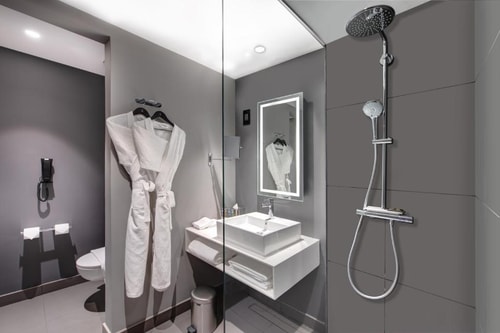 Superior Room Lagoon View Near Expo Centre. 3 Luxury Bookings