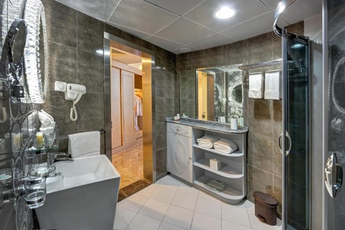 Deluxe Room Near Expo Centre Sharjah 5 Luxury Bookings