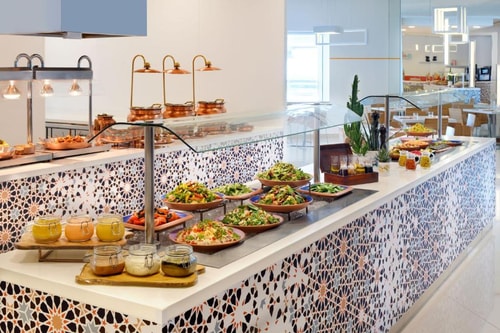 2 Bedroom Apartment Walk from Mashreq Metro Barsha 8 Luxury Bookings