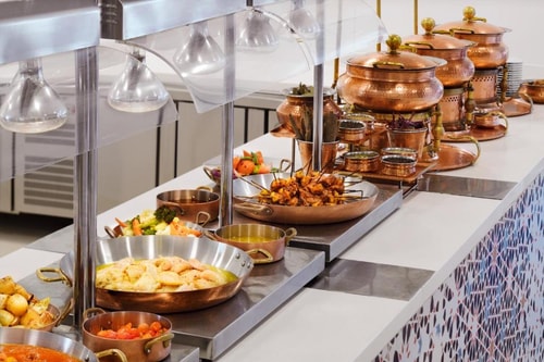 Superior King Or Twin Room Walk From Mashreq Metro 9 Luxury Bookings