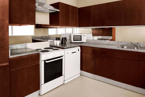Three Bedroom Suite Near Mashreq Metro Station 4 Luxury Bookings