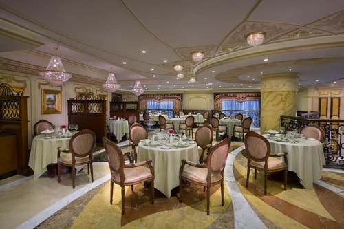FAMILY JUNIOR SUITE NEAR ABUDHABI COPERATIVE SOCIETY 5 Luxury Bookings