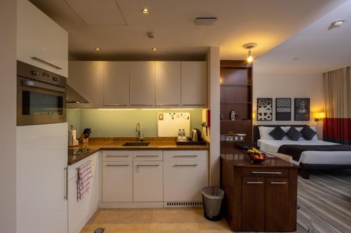 FAMILY STUDIO SUITE NEAR CIVIC SQUARE PARK 2 Luxury Bookings