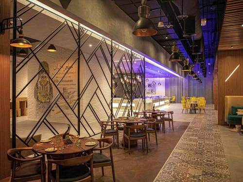 Deluxe King or Twin Near Sharjah Expo Center 7 Luxury Bookings